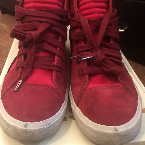 Men’s Diesel Sneakers - Picture 2 of 5